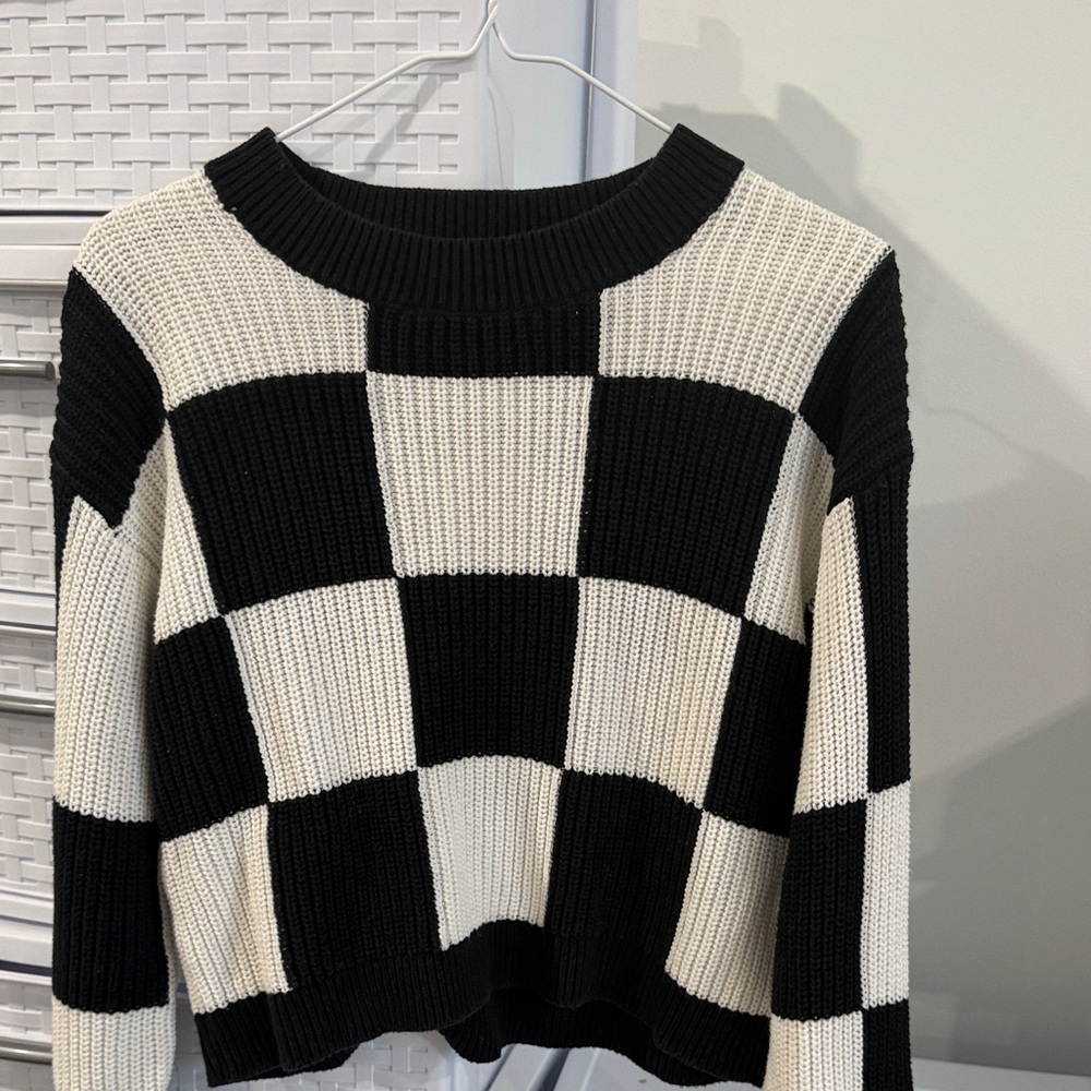 Boutique Black and White Checkered Women's Sweater
